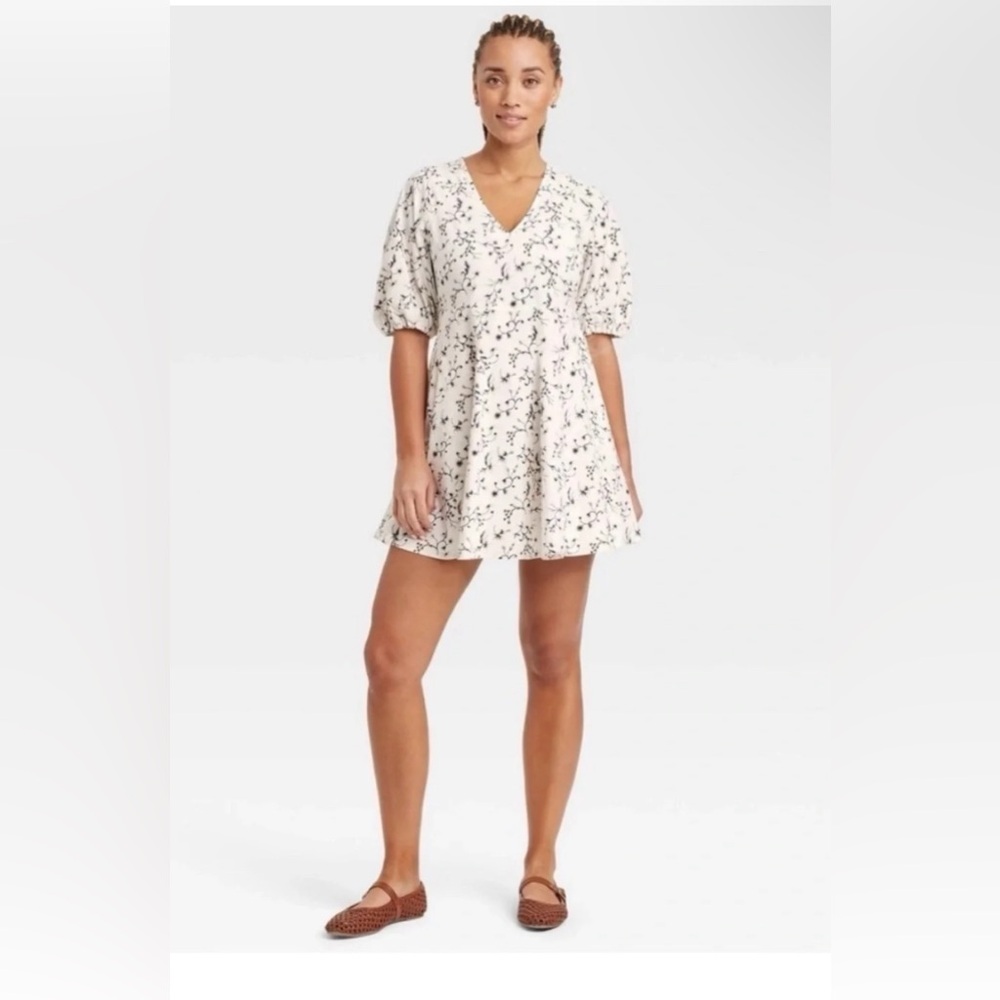 Universal Thread Cream and Black Floral Mini Dress Size M